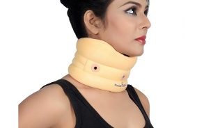 Wear a collar for cervical osteochondrosis